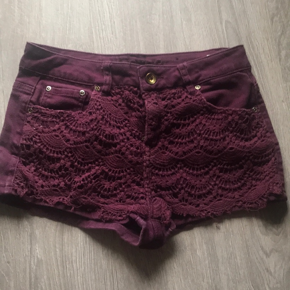 Cute burgundy hot pants